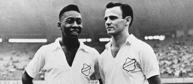 Pelé e Pepe fizeram parte de um dos maiores ataques de futebol do mundo (Foto: Acervo Santos FC)