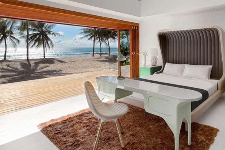 43. Quarto modulado com porta camarão de vidro e madeira – Foto Decor Facil