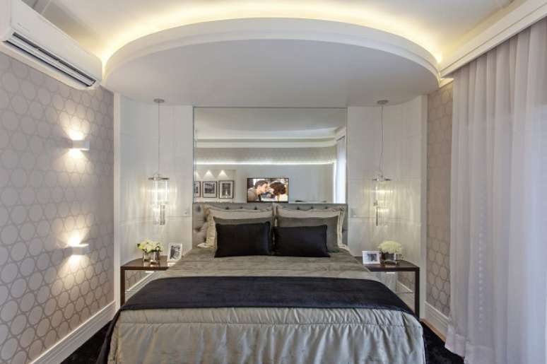 46. Quarto modulado bem decorado – Foto Iara Kilaris