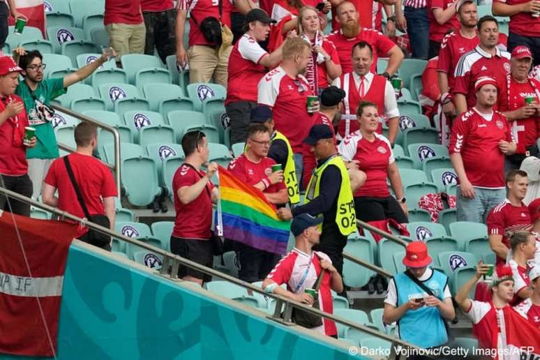 FIFA confirmou que bandeiras com cores do arco-íris não serão confiscadas na Copa do Mundo (Foto: Redes sociais / DW Sports)