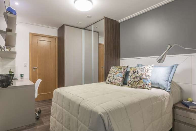 56. Veja como organizar um quarto modulado pequeno com móveis funcionais – Foto Sandra ompermayer