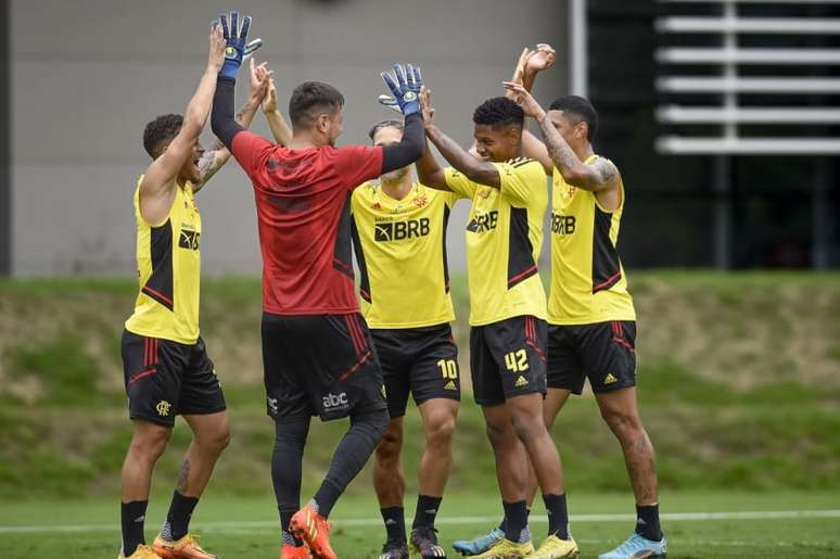 Escalação do Flamengo: Veja provável time titular contra o Corinthians na  Libertadores