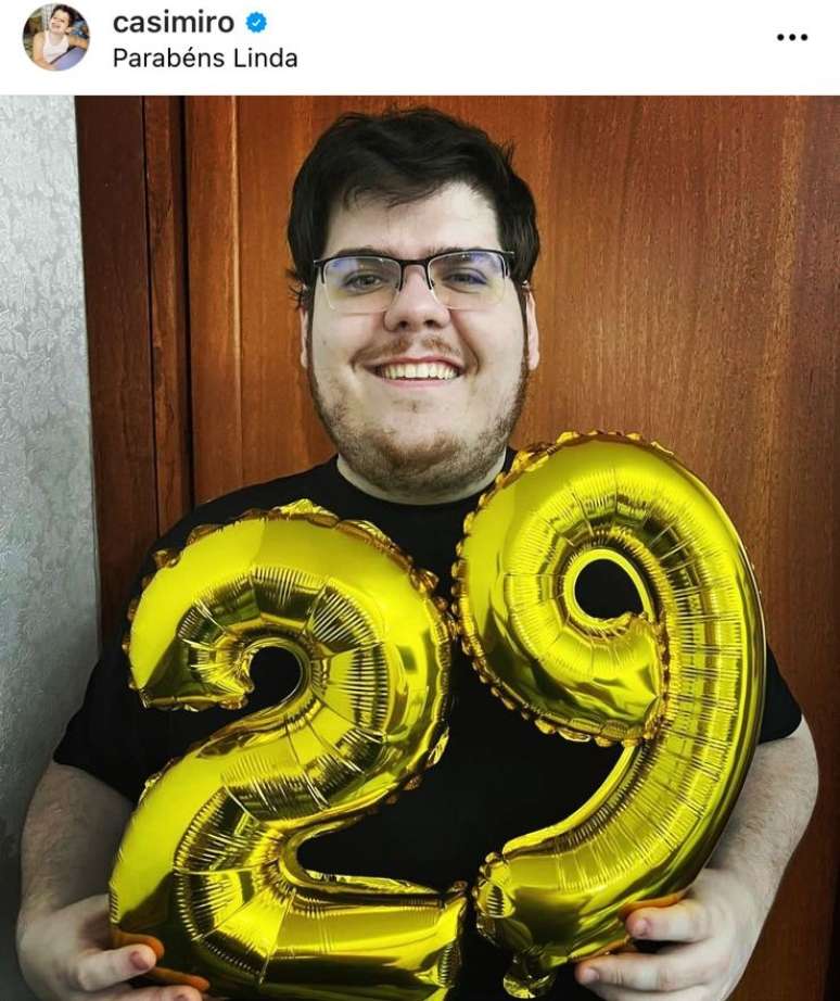 Em postagem original, Casimiro comemora os 29 anos e agradece seguidores: "Muito obrigado pra quem tirou um tempinho pra me dar parabéns, pra quem ainda não conseguiu, aproveite essa chance!! Amo vocês! ❤️😄" 