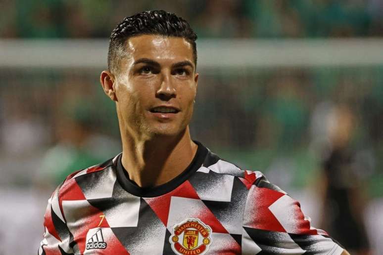 Cristiano Ronaldo volta aos treinos no Manchester United (Foto: KHALED DESOUKI / AFP)