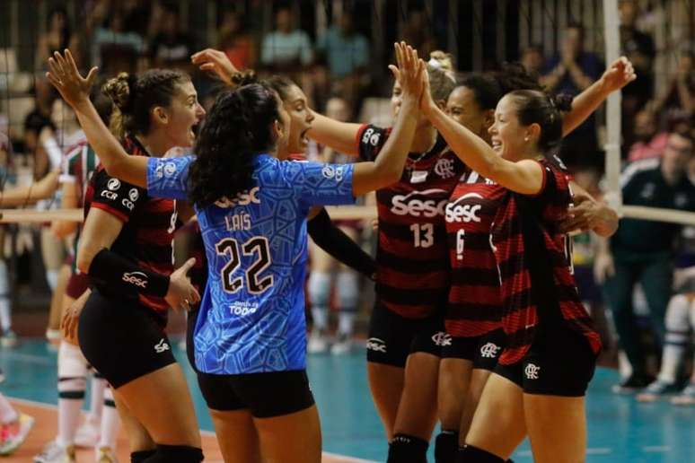 Flu vence Fla de virada e vai invicto para a final do Estadual de Vôlei  Feminino