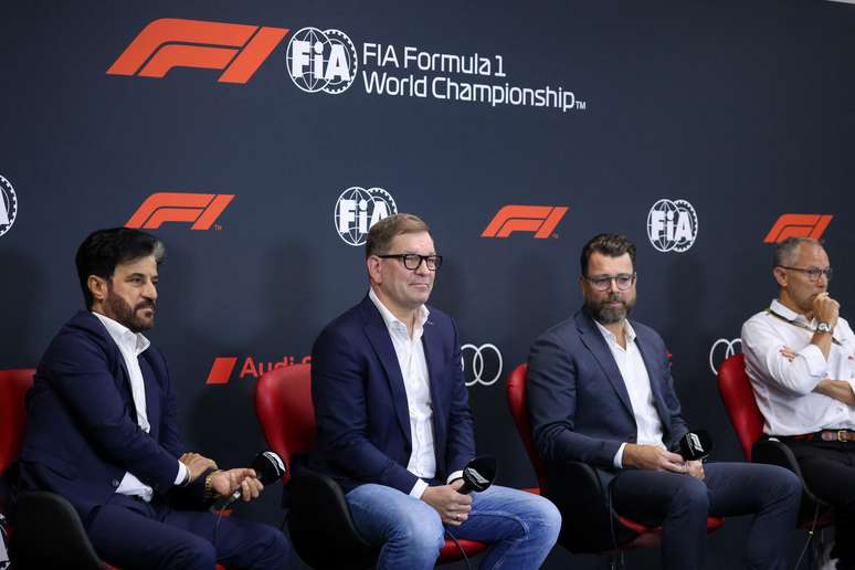 Stefano Domenicali (direita) celebrou a chegada da Audi à Fórmula 1 (