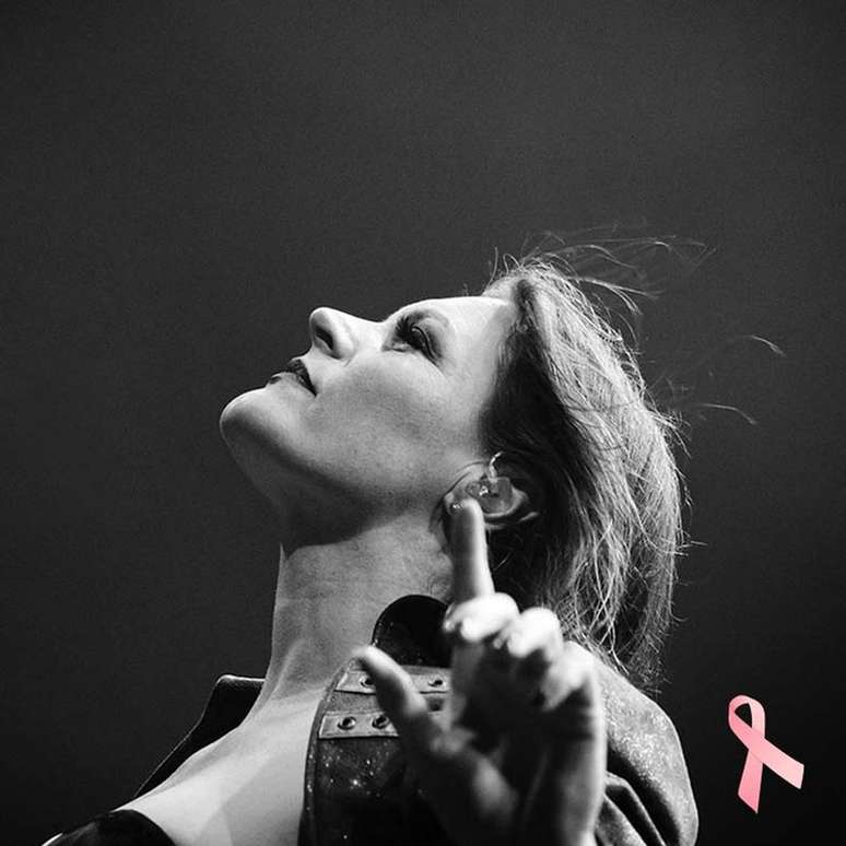 Vocalista do Nightwish, Floor Jansen, é diagnosticada com câncer de mama