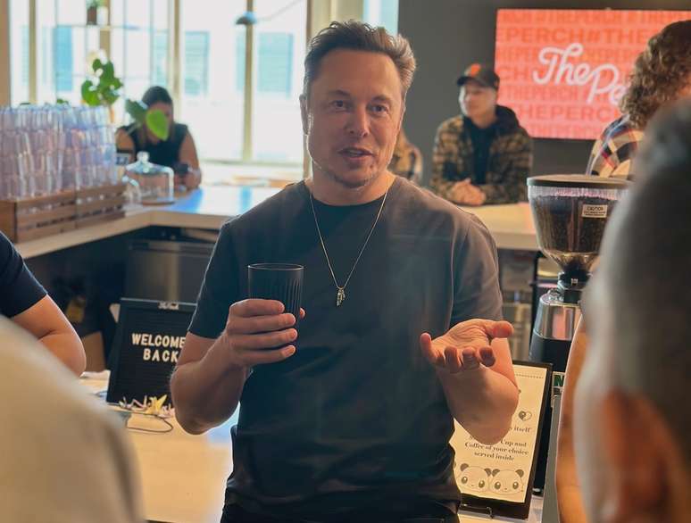 Funcionários do Twitter já dão “boas-vindas” a Elon Musk