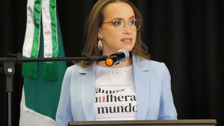 Damires Rinarlly (PV) é a única mulher eleita e lésbica na Câmara Municipal de Conselheiro Lafaiete, que fica no interior de Mina Gerais