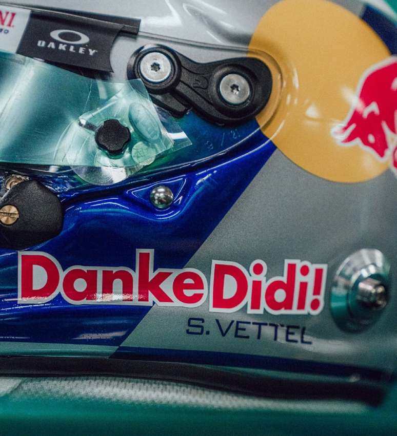 Sebastian Vettel exibe a mensagem ‘Danke Didi’ no capacete 