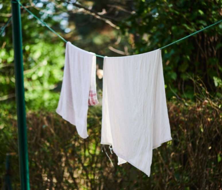 Seque sempre suas toalhas de banho na sombra –