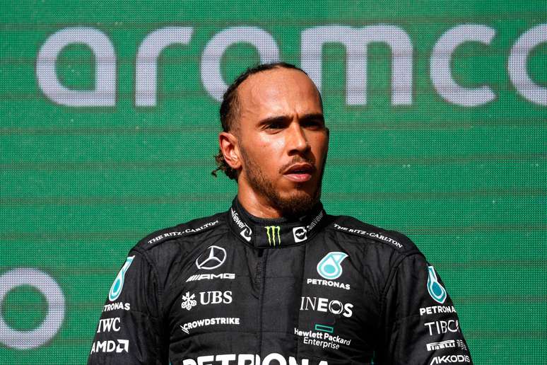 Lewis Hamilton garantiu que deseja um novo vínculo com a Mercedes 
