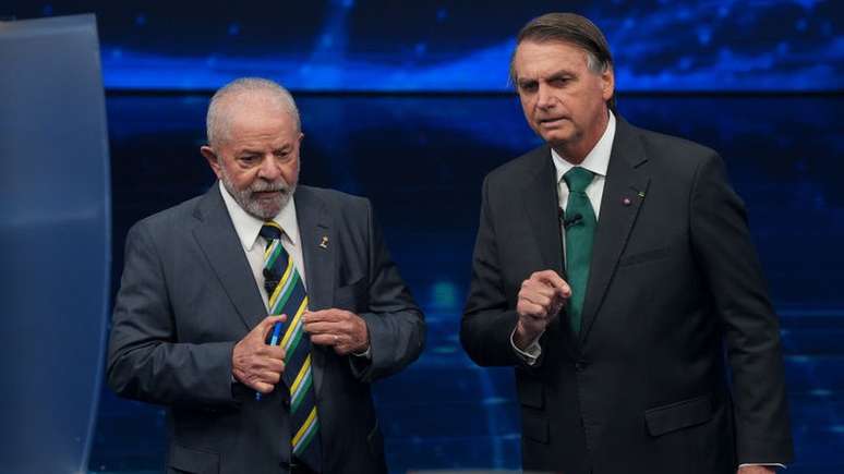 Lula e Bolsonaro no debate da Band, dia 16 de outubro