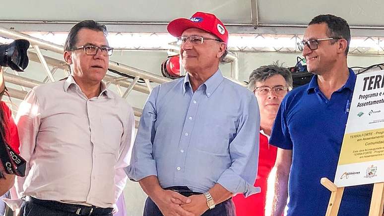 Alckmin usou boné do MST e fez piada sobre 'chuchu' em evento em Andradina, no interior de SP, em junho