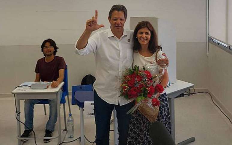 Fernando Haddad (PT) votou em São Paulo e pediu o 'fim da violência' na política.