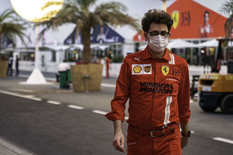 Mattia Binotto evitou reclamar ap&oacute;s classifica&ccedil;&atilde;o ruim da Ferrari 