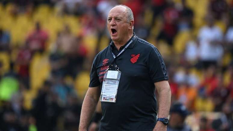 'Todos conquistamos a oportunidade de chegar aqui, por um lapso perdemos, e todos vamos assumir essa derrota', disse Luiz Felipe Scolari (Luis Acosta / AFP