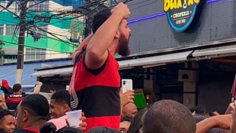 Um Rio Preto E Vermelho Torcida Do Flamengo Lota Bares E Celebra O Tri Da Libertadores 6027