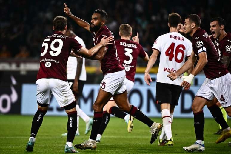 Milan perde para o Torino fora de casa (MARCO BERTORELLO/AFP)