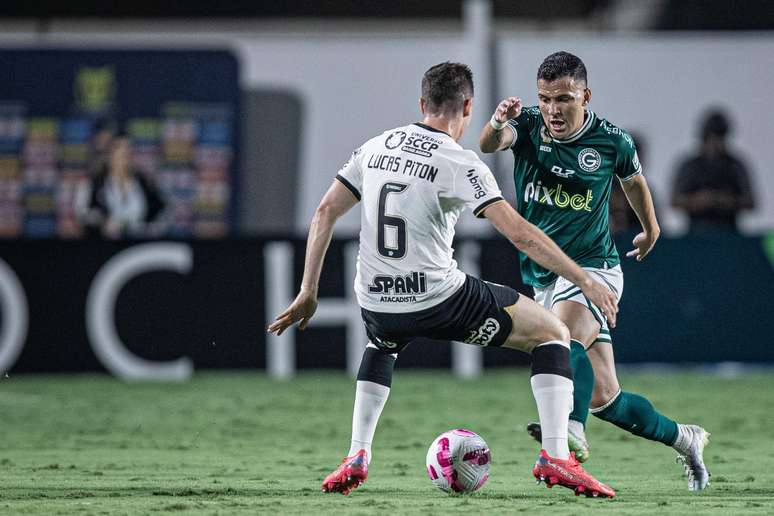 Brasileirão: times do G-4 empatam e seguem longe do líder