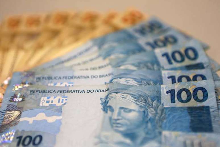 Dívida pública ficou em R$ 7,262 trilhões em setembro, o que representa 77,1% do PIB.