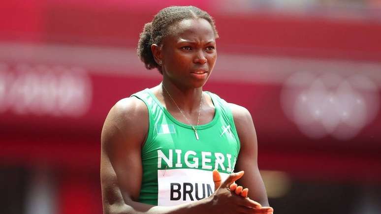 Ese Brume, da Nig&eacute;ria, se preparando para salto em dist&acirc;ncia feminino nos Jogos da Commonwealth 2022 em Birmingham, Inglaterra