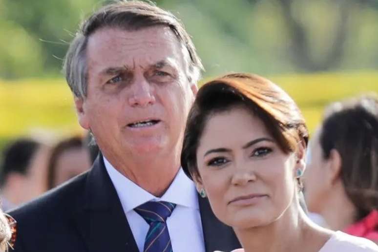 Michelle cita trecho da Bíblia em seu 1º post pós-eleições: Casal segue 'firme'