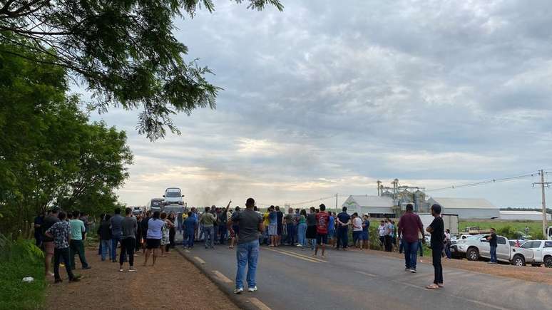 Manifestação em rodovia de Mato Grosso na manhã desta segunda-feira causou engarrafamento