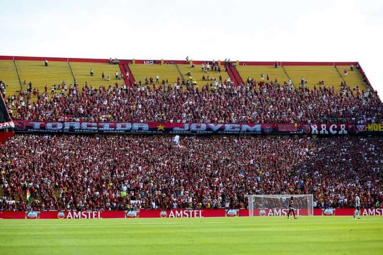 A torcida do Flamengo no Setor Sul do Estádio Monumental, na final da Libertadores (F: Gilvan de Souza/Flamengo)