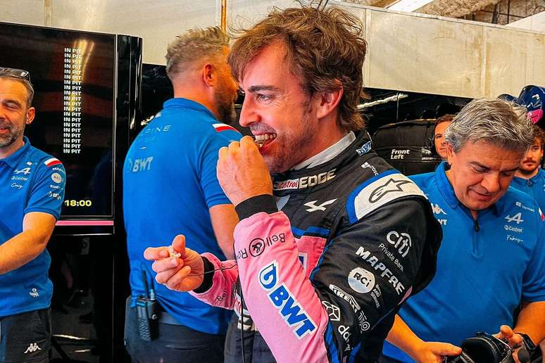 Alonso vai experimentar carro da Aston Martin durante teste de pneus da F1 