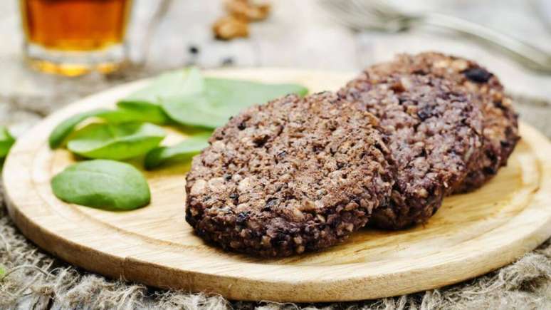 Hamb&uacute;rguer de feij&atilde;o &ndash; Foto: Shutterstock