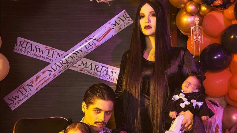 Virginia e ze felipe se fantasiam de a familia addams