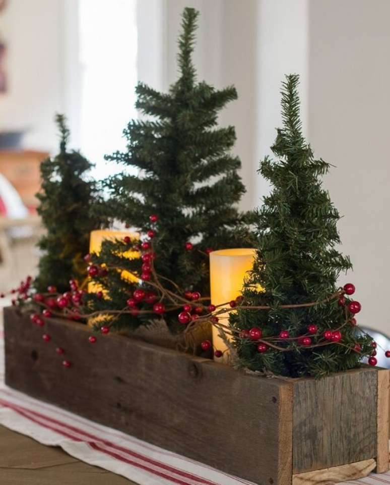 78. Arranjos de Natal para o centro de mesa &ndash; Fonte: HomisHome