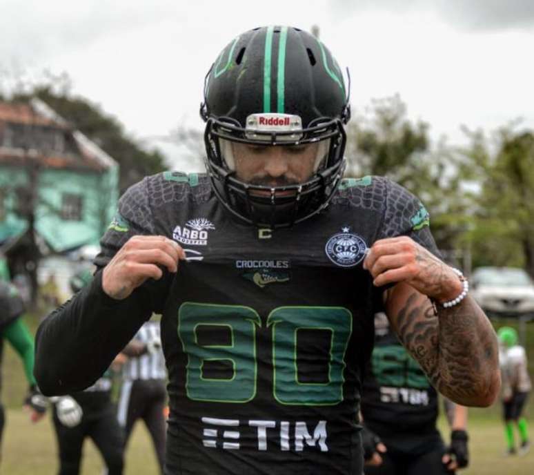 Letícia Moura -Athos Daniel Jr. fez bela homenagem ao colega lesionado