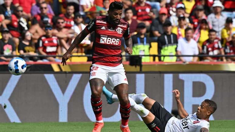 Flamengo avalia situação de Rodinei, alvo de sondagens, Futebol