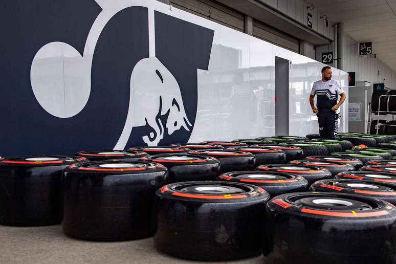 A contragosto dos pilotos, F1 segue com o plano de banir cobertores térmicos 