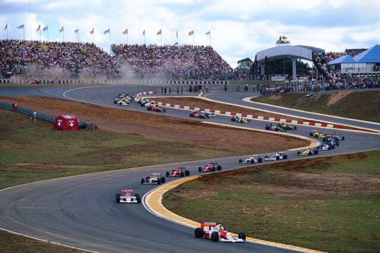 Mesmo com tudo dando contra, o GP do Brasil de 1990 aconteceu....