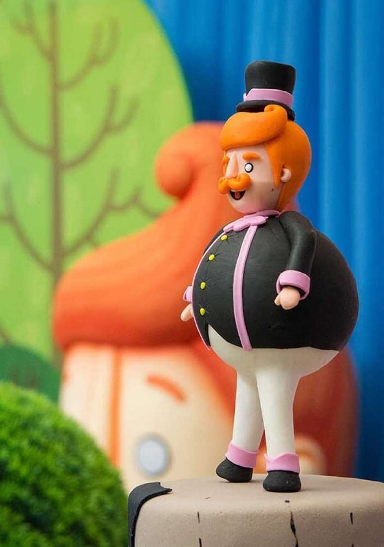 55. Modelo de bolo fake para festa mundo bita. Fonte &ndash; Decor Facil