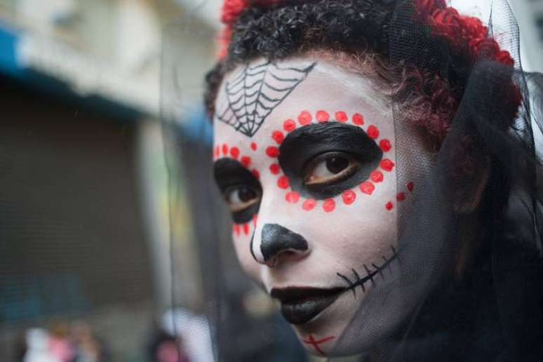 Los Muertos SP Walking Parade no centro de S&atilde;o Paulo.