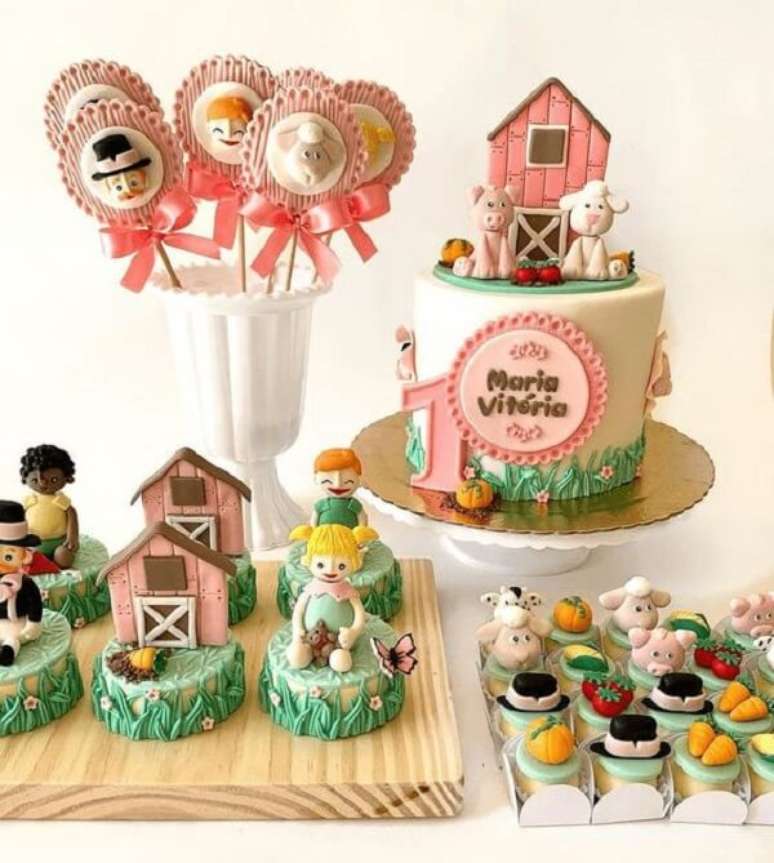 58. Ideias criativas para decoracao mundo bita. Fonte &ndash; Bolo Guarana Blog