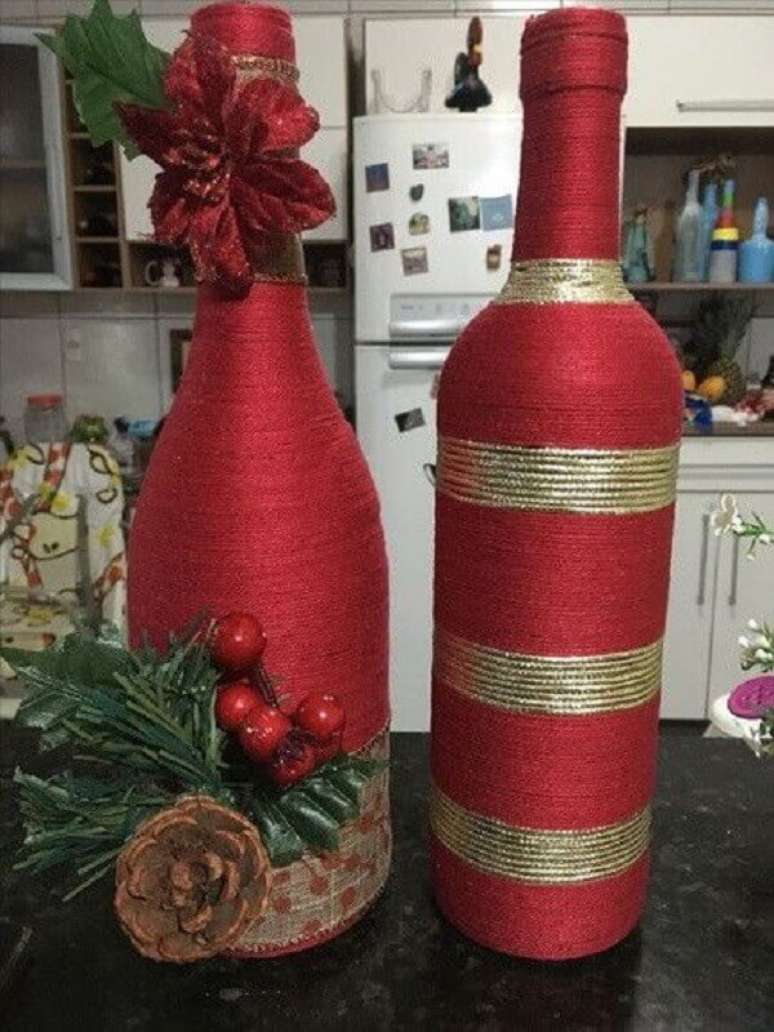 79. Modelos simples de garrafas decoradas natalinas &ndash; Foto: Pinosy