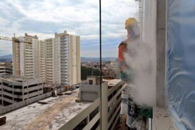 Apesar de evolução, construção está abaixo do pico registrado em 2014. FOTO: Hélvio Romero/Estadão