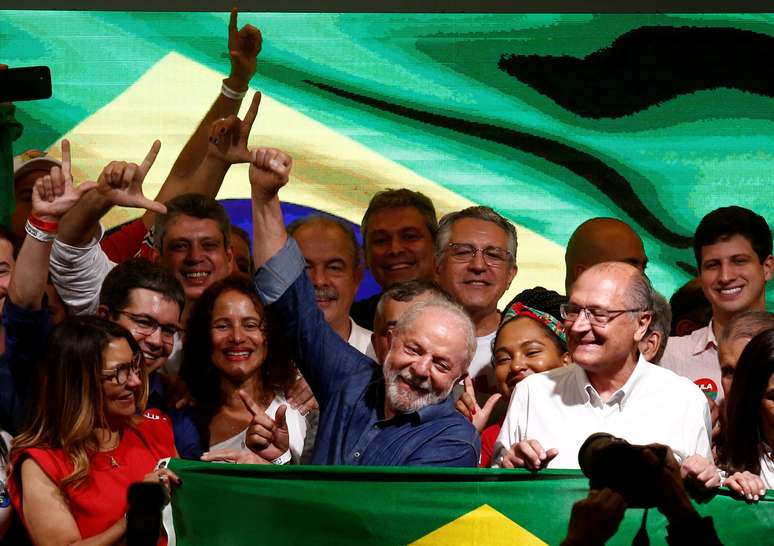 Lula comemora vitória na eleição presidencial 