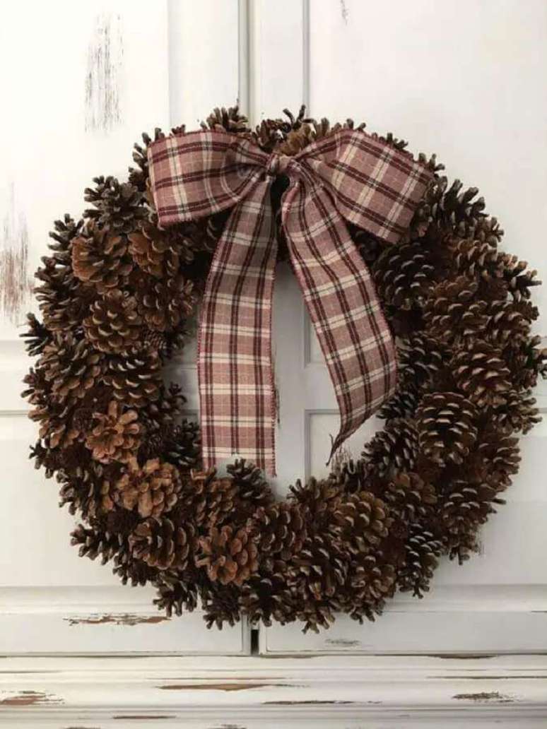 80. Guirlanda de pinhas para decora&ccedil;&atilde;o de Natal &ndash; Foto: Etsy