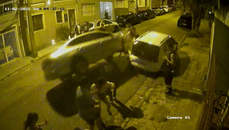 Motorista atropela jovens em Jundiaí (SP)