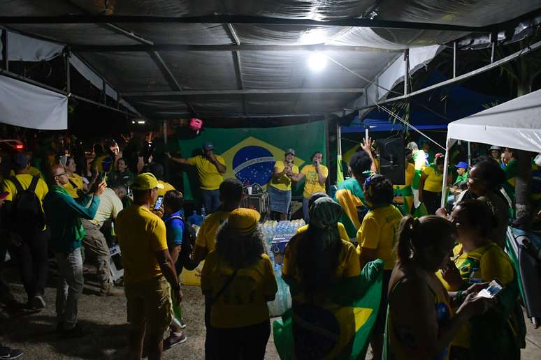 Apoiadores de Jair Bolsonaro fazem bloqueios ilegais em estradas desde domingo, 30, quando Lula (PT) venceu as eleições presidenciais