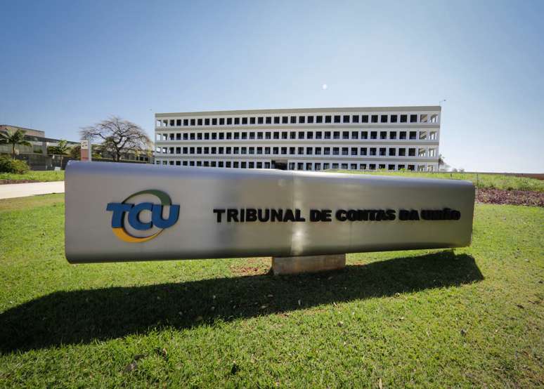 TCU entrega ao gabinete de transição relatórios com obras paradas e 29 áreas de risco de fraude