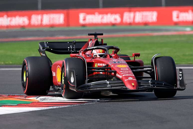 Ferrari apresenta carro para temporada de 2023 com ambição de