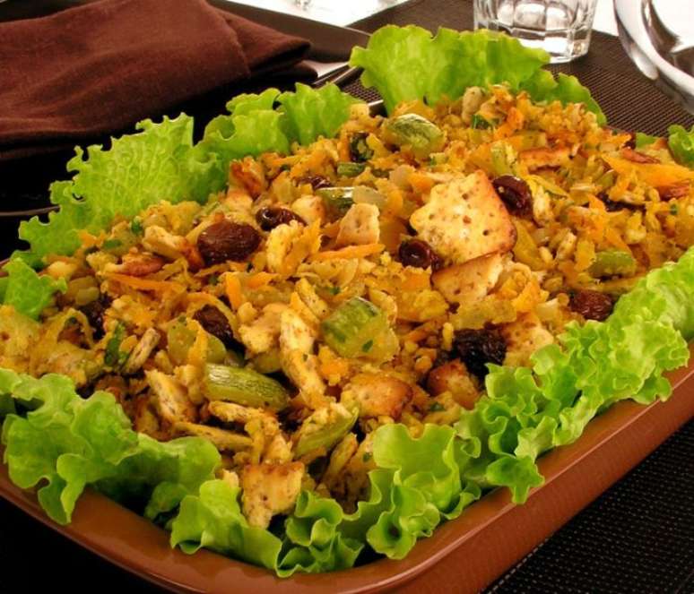 Farofa integral de legumes (Reprodu&ccedil;&atilde;o / Guia da Cozinha)