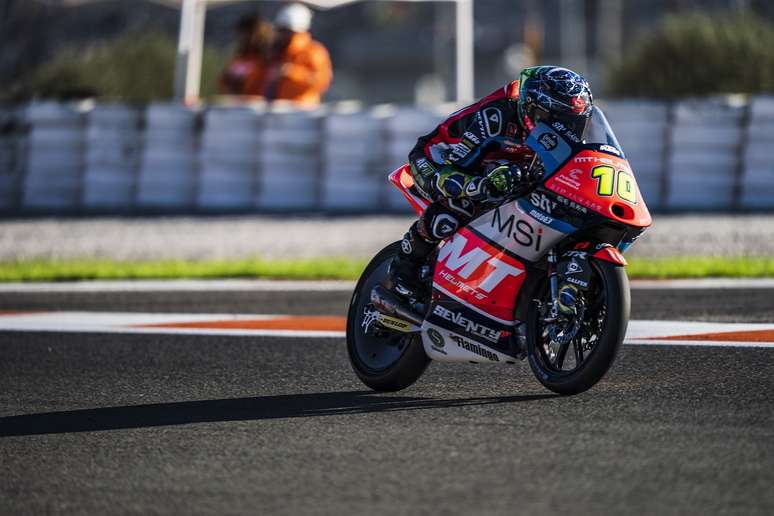 Diogo Moreira, o brasileiro no campeonato mundial de Moto3 em 2022